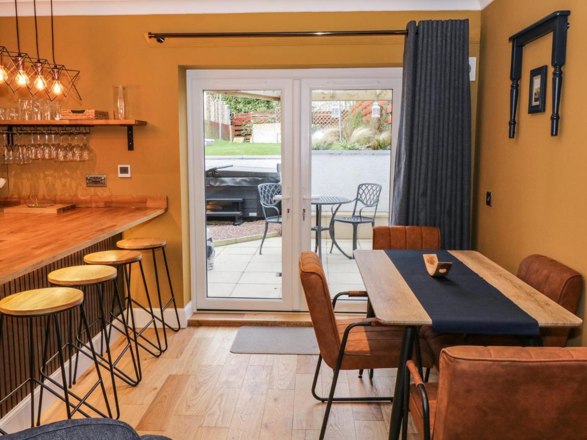 אוצ'טרארדר Feus Holiday Cottage מראה חיצוני תמונה